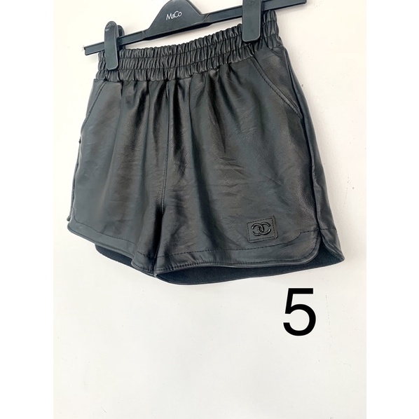 Quần short da đen