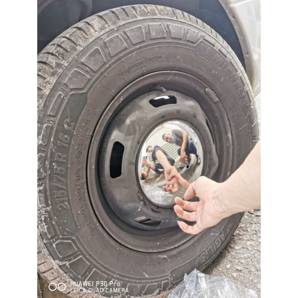 CHỤP ĐẦU LÁP INOX xe Ô tô, chụp trang trí đầu láp bánh xe.