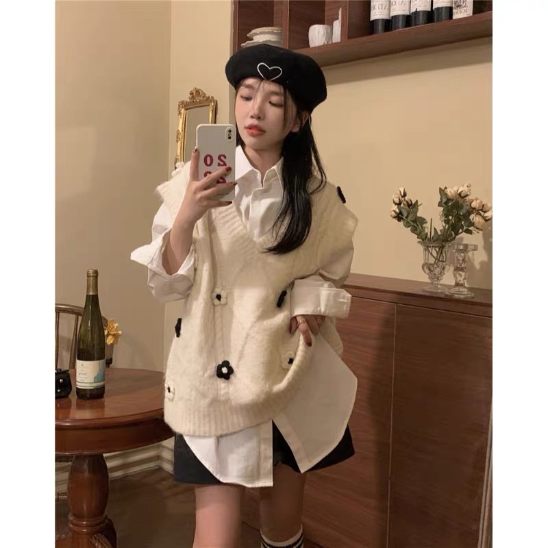 Áo gile len trắng hoa đen
