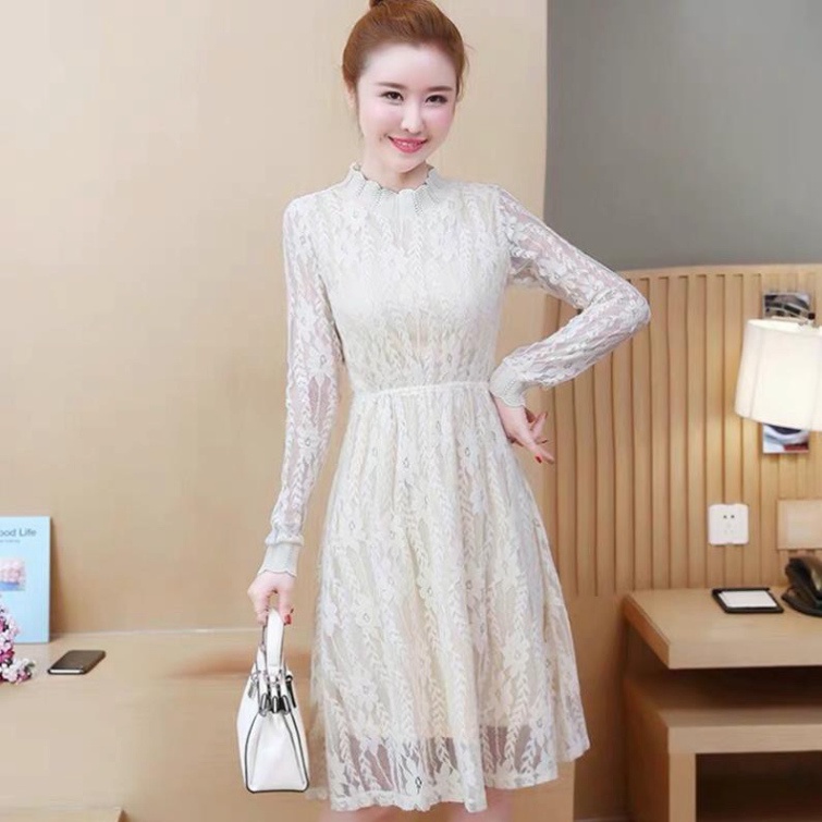 Váy ren cổ cánh hoa dáng van