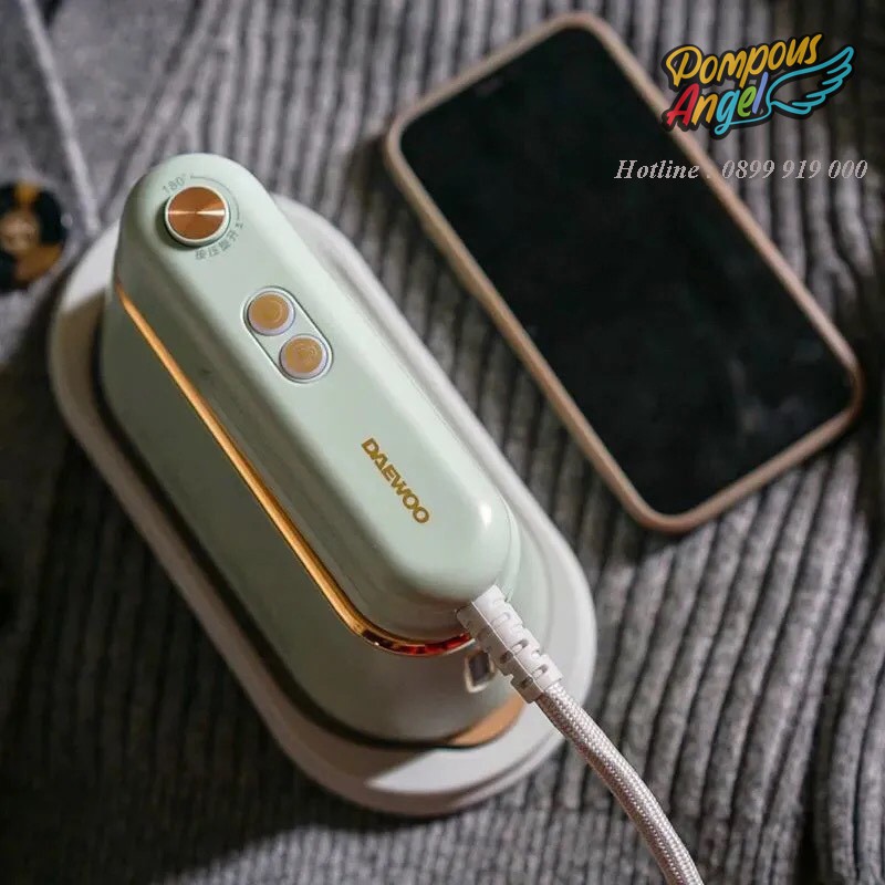 Bàn là gấp gọn mini cầm tay cao cấp DAEWOO 1000W 3 màu tím , trắng , xanh  bảo hành 12 tháng
