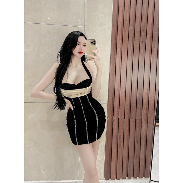 Đầm Maxxi Body Tay Ngắn Tà Xéo CELTNE Viền Bự