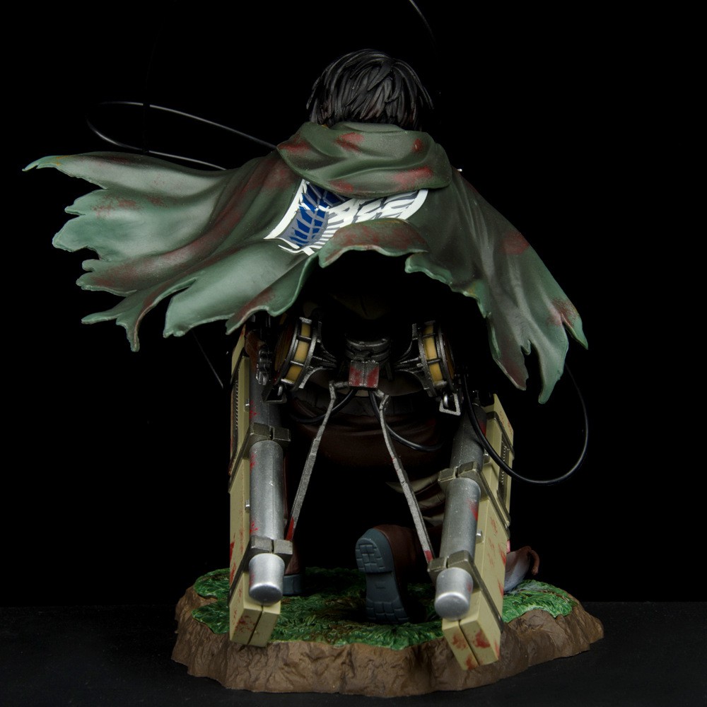 [ 18cm ] Tượng  Levi Ackerman chém quỳ - AOT - Baystore