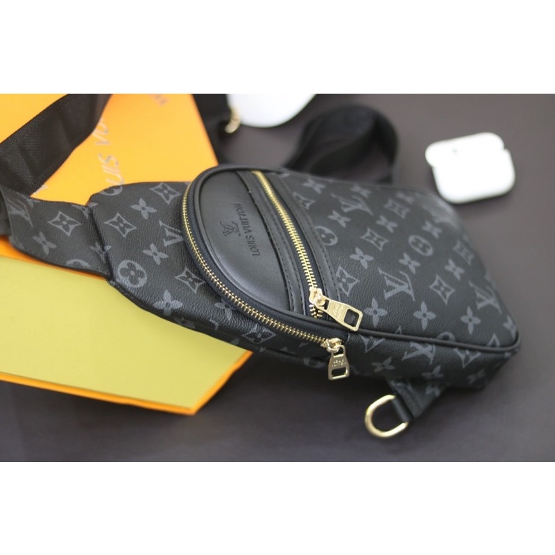 Túi khoác chéo lv nam