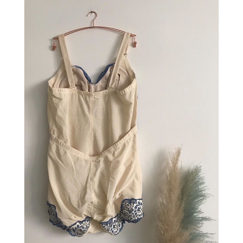 Áo bodysuit ren xanh 2hand