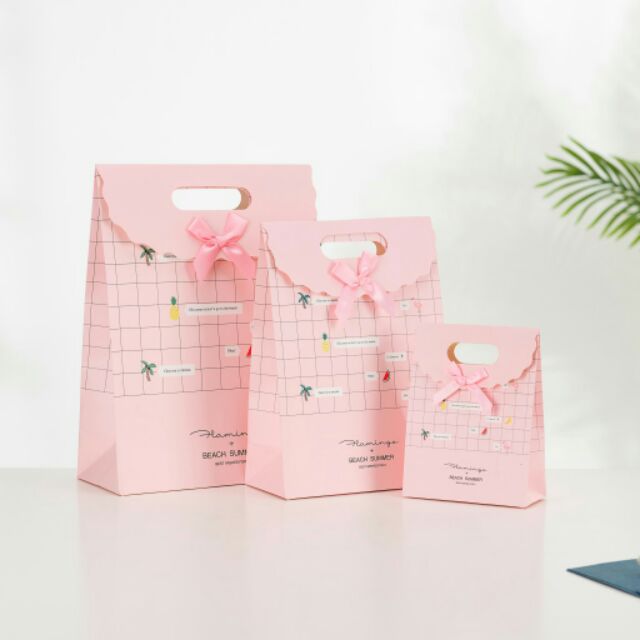Túi quà giấy dễ thương | BigBuy360 - bigbuy360.vn