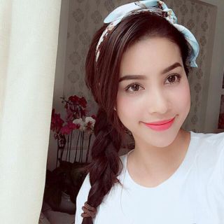 Khăn turban bằng satin thiết kế độc đáo cho nữ