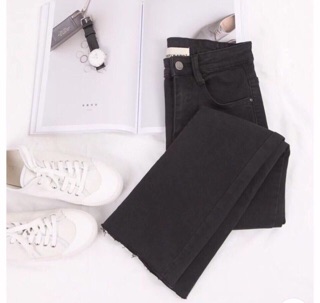 Quần jeans ống loe