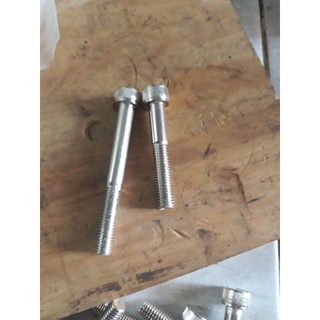 Ốc lục giác m8, dài 58mm , 78 mm. lỗ lục giác 6