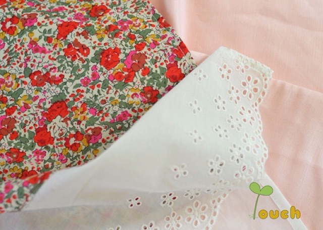 SALE- Áo dài hoa nhí kèm quần dài trắng