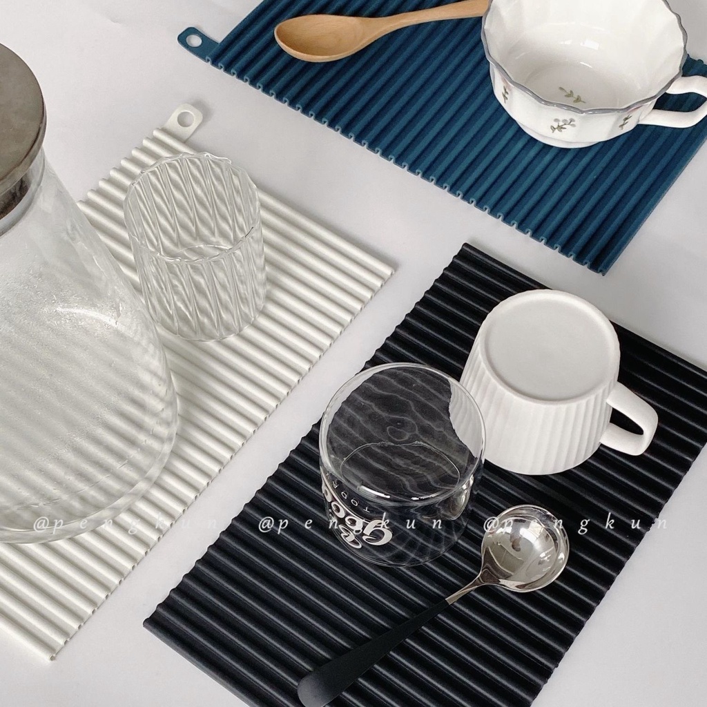 Tấm lót cốc / đũa cách nhiệt đa năng tiện dụng màu trắng / đen phong cách Bắc Âu