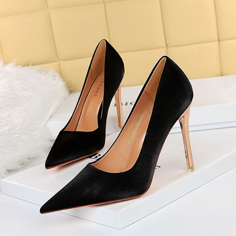 Giày cao gót IELGY từ satin mũi nhọn miệng nông thời trang cho nữ