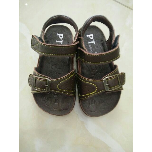 Sandan bé trai thanh lý