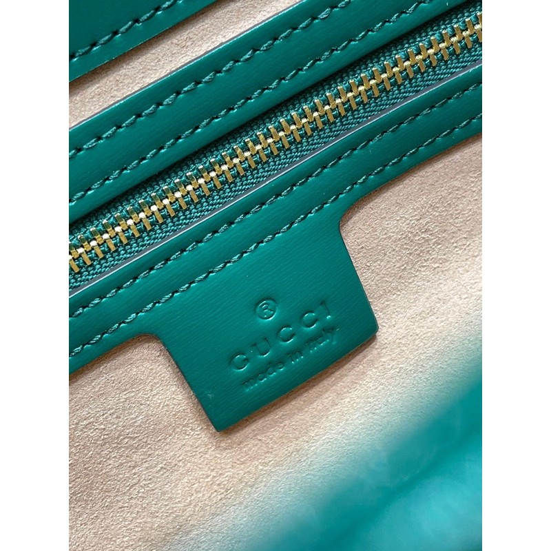 Túi xách Dây đeo vai thứ hai có thể được gắn chặt vào túi xách bằng khóa đưa phong cách thời trang hiện đại gucci GC gg