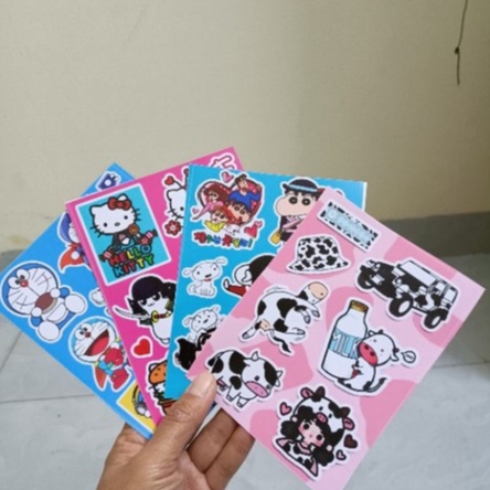 Combo 2 tờ Sticker dán mũ bảo hiểm, dán vali, laptop, ván trượt dễ thương những mãu hót nhất 2022
