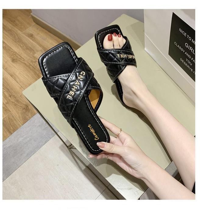 E12 - Dép nữ quai chéo thêu chỉ và chữ | BigBuy360 - bigbuy360.vn