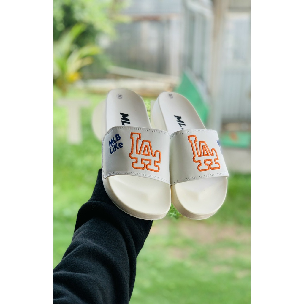 Dép 𝐌𝐋𝐁 UNISEX mẫu dép thể thao ❤️Freeship + Hộp ❤️ Dép LA bóng chày quai ngang nam nữ chữ thêu nỗi kèm ful tag mác CC