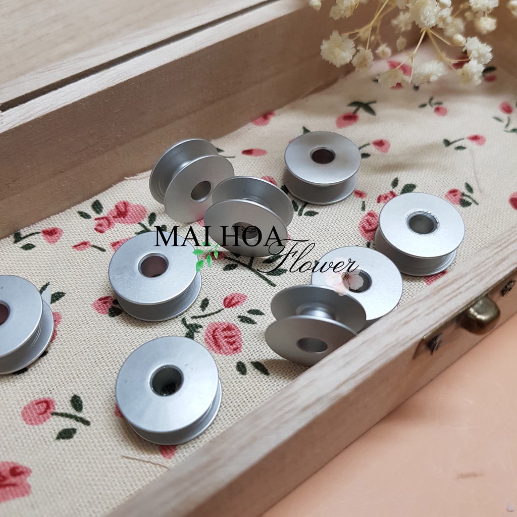 Hộp con suốt chỉ máy 1 kim công nghiệp may quần áo chất liệu nhôm chống gỉ cao cấp, maihoaflower