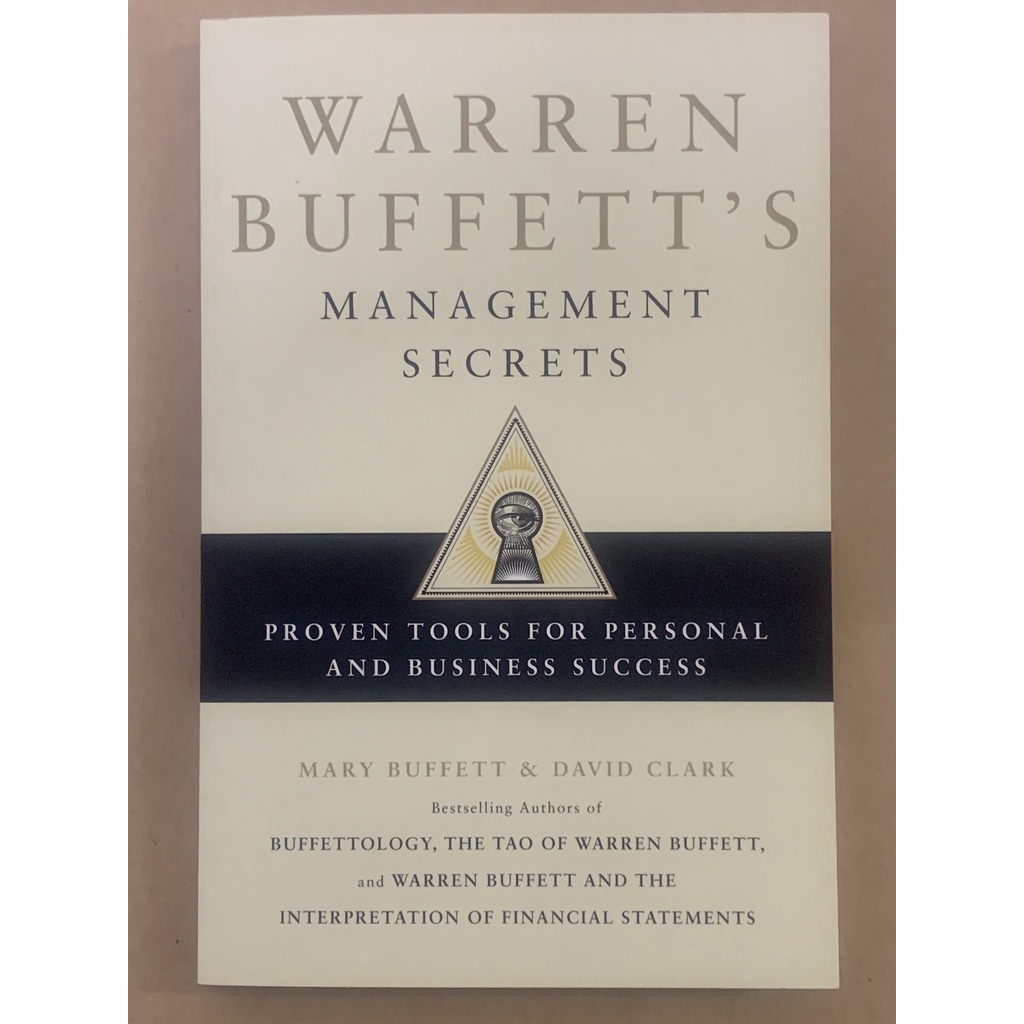 Sách Ngoại Văn - Warren Buffett Management Secrets
