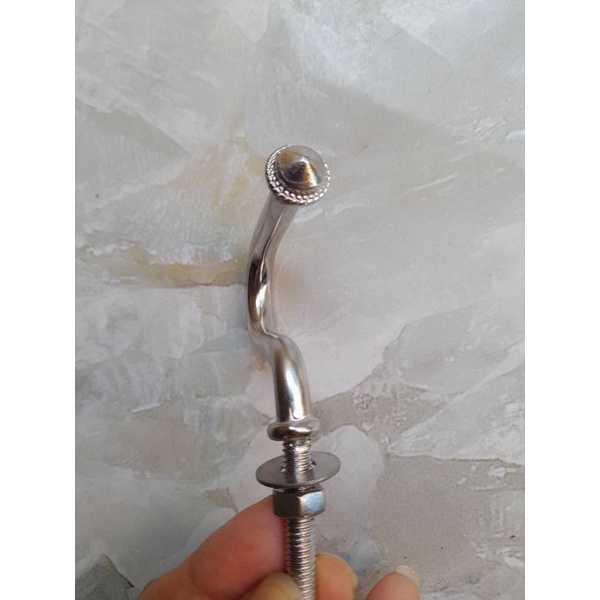 Móc giữa hay móc câu Inox  6ly gắn cho nhiều loại xe dầy 8ly.