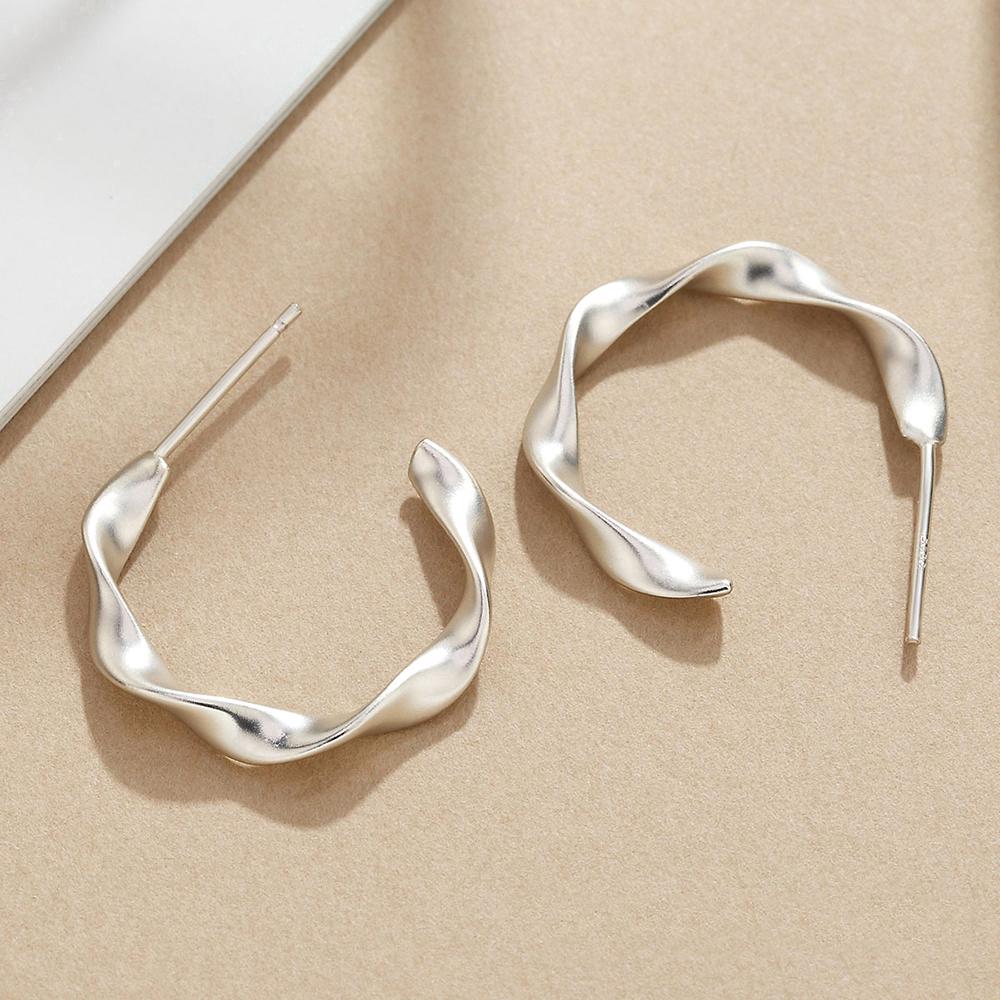 [Mã FAMAYFA giảm 10K đơn 50K] COD 1pair Hoa tai dạng vòng thời trang dành cho nữ