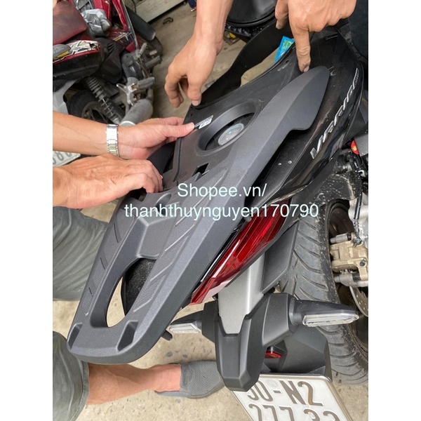 Cảng Sau VARIO 160 2022-2023 Kiểu 300i Đen Nhám