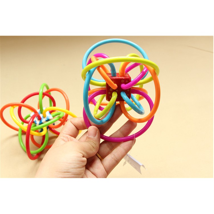 Bông hoa gặm nướu cầu vồng an toàn cho bé