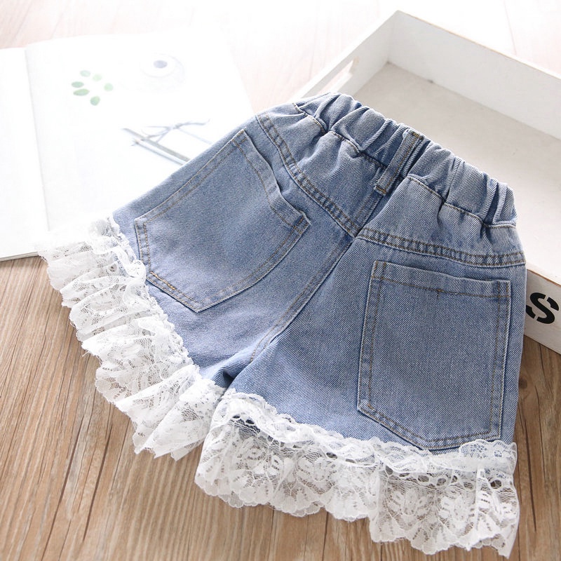 Quần Short Jean Viền Ren Hoa Dễ Thương Cho Bé 2-6 Tuổi