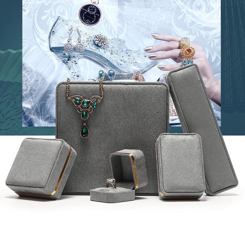 Hộp đựng trang sức bằng vải nỉ sang trọng