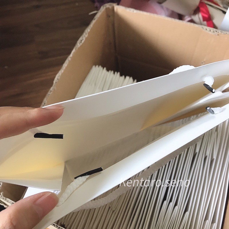 Túi giấy mặt kính đựng hoa sáp , quà tặng màu trắng loại xịn bóng | BigBuy360 - bigbuy360.vn