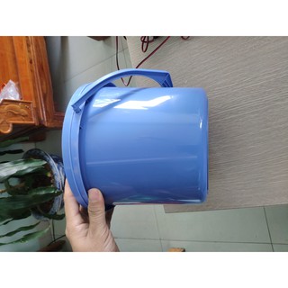 Xô có nắp màu xanh