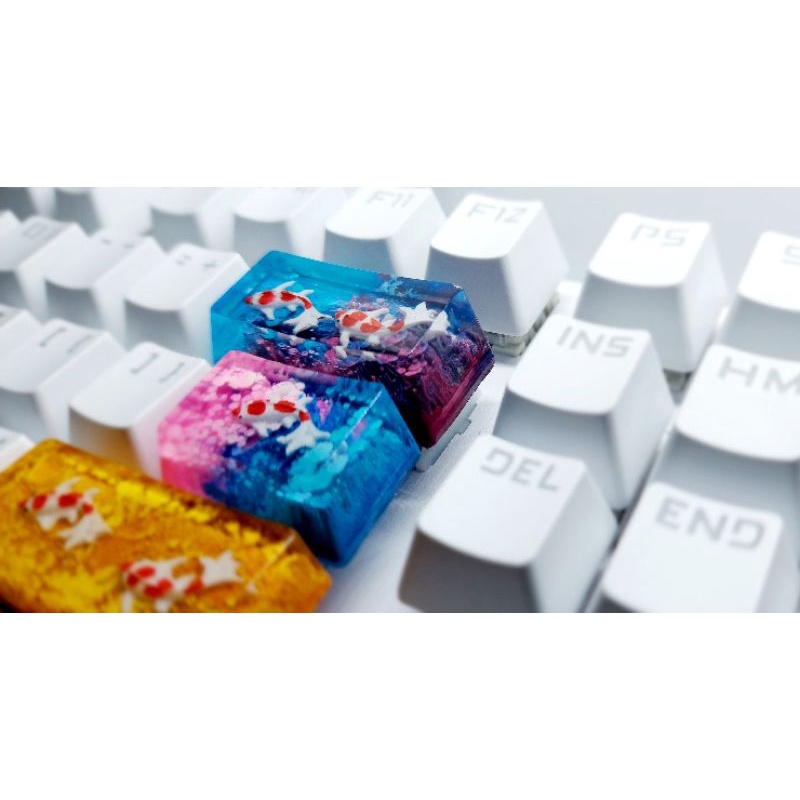 Keycap cá koi backspace 2u tone xanh tím than trang trí bàn phím cơ gaming.