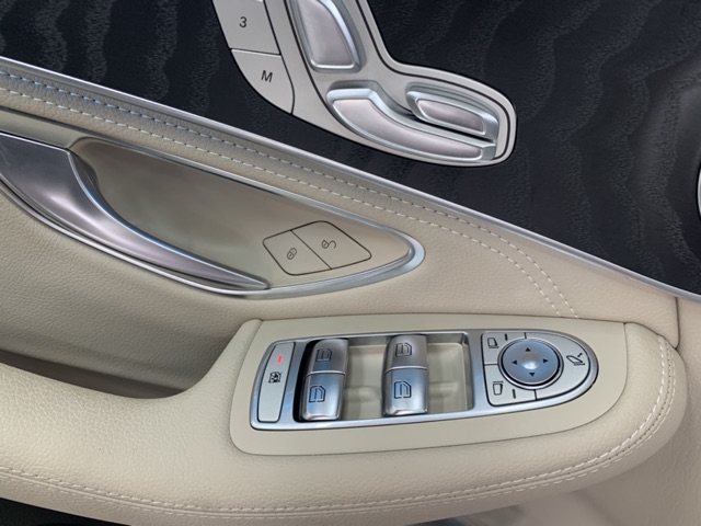 Nút nâng hạ kính xe C200 C250 C300 GLC200 GLC250 GLC300 E200 E250 E300 chính hãng Merxedes