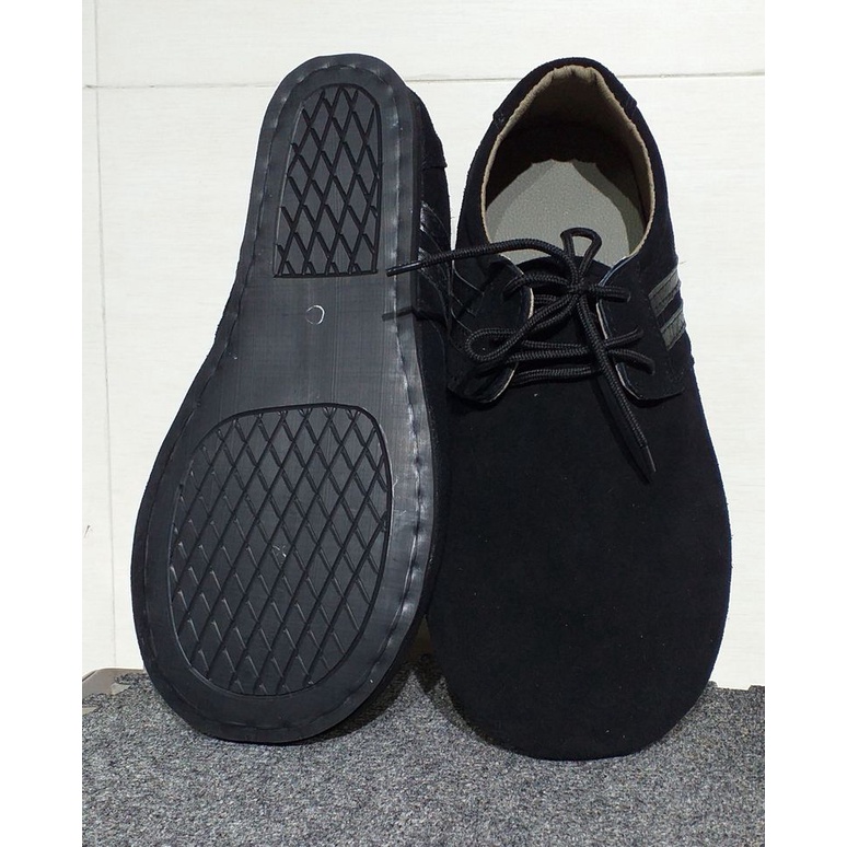 Giầy đá cầu  Lưới tiêu chuẩn-Hà Nội-Sài Gòn