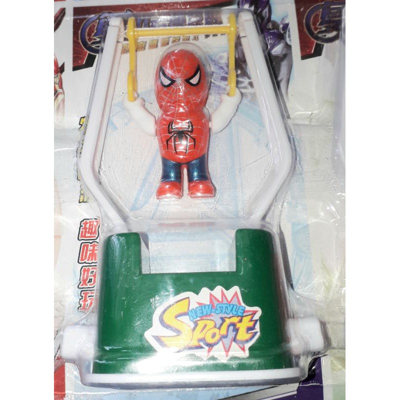 Một chiếc trò chơi xà đơn của siêu Anh hùng bằng nhựa