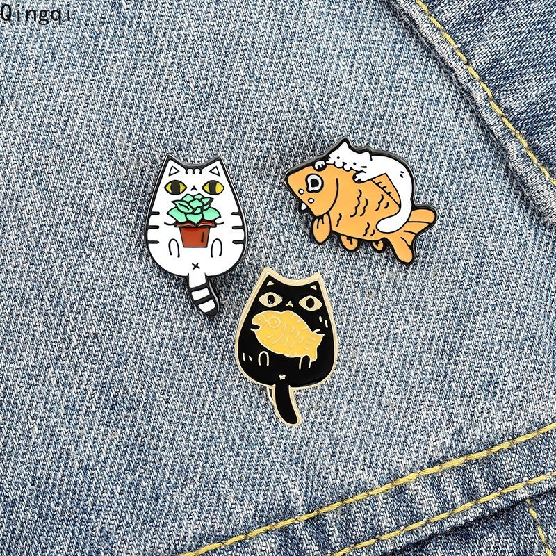 Ghim cài áo MISS ZOE hình mèo béo và cá màu trắng đen dễ thương xinh xắn