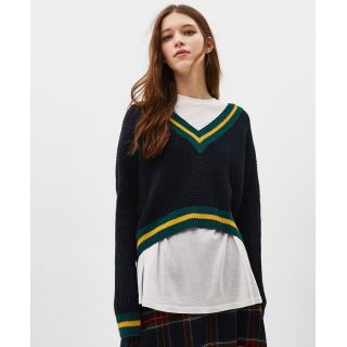 Áo len Bershka cổ tim
