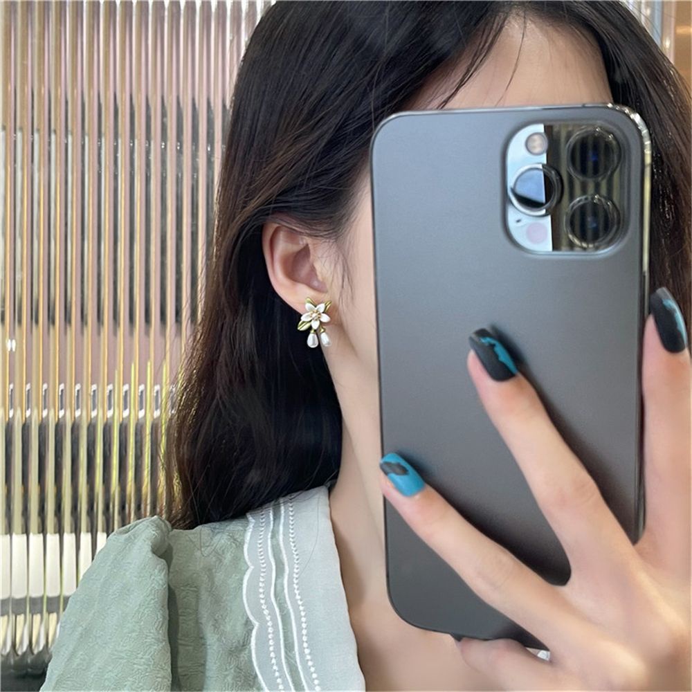 Bông Tai Dạng Kẹp Hình Hoa Trà Đính Ngọc Trai Thanh Lịch Thời Trang Cho Nữ