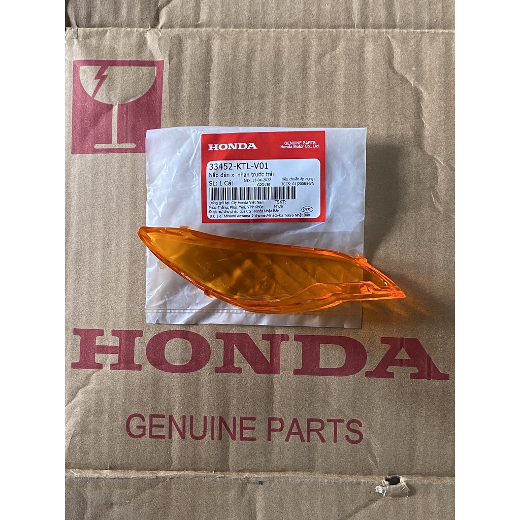 Nắp đèn xi nhan trước-bên trái màu vàng.