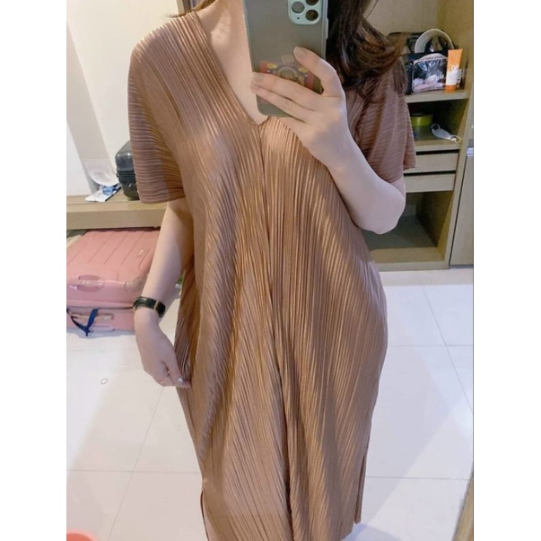 ĐẦM XẾP LY CỔ CHỮ V Thái Lan