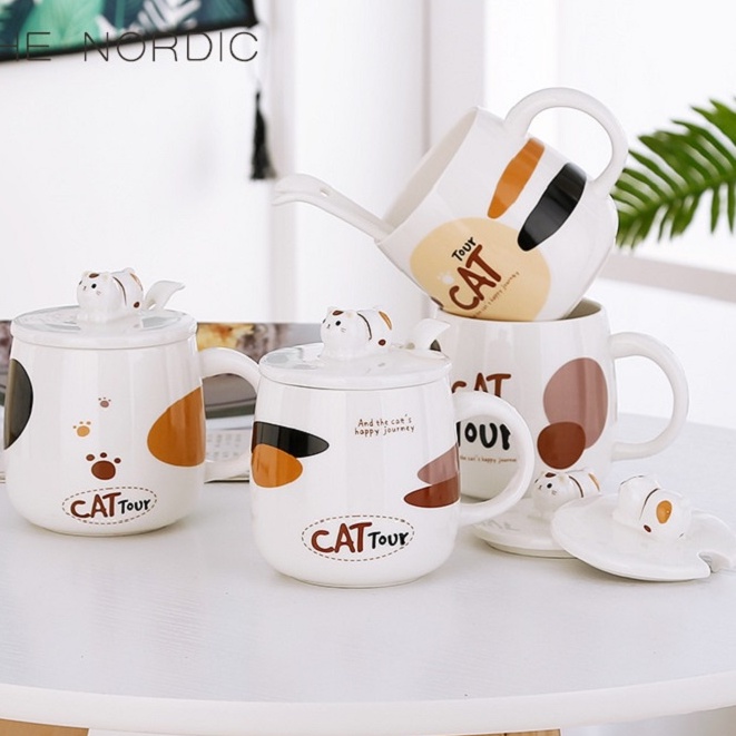 Cốc sứ CAT TOUR - KHẮC TÊN THEO YÊU CẦU, ly uống nước CÓ NẮP giữ nhiệt và THÌA, 400ml, HÔP QUÀ TẶNG in logo, in hình