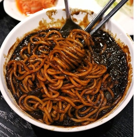 Mì tương đen Bắc Kinh gói 83g