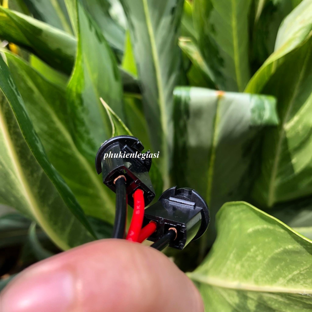 Jack đèn T10 đèn hông cửa Mitsubishi Grandis hoặc các xe khác dùng chung tương tự