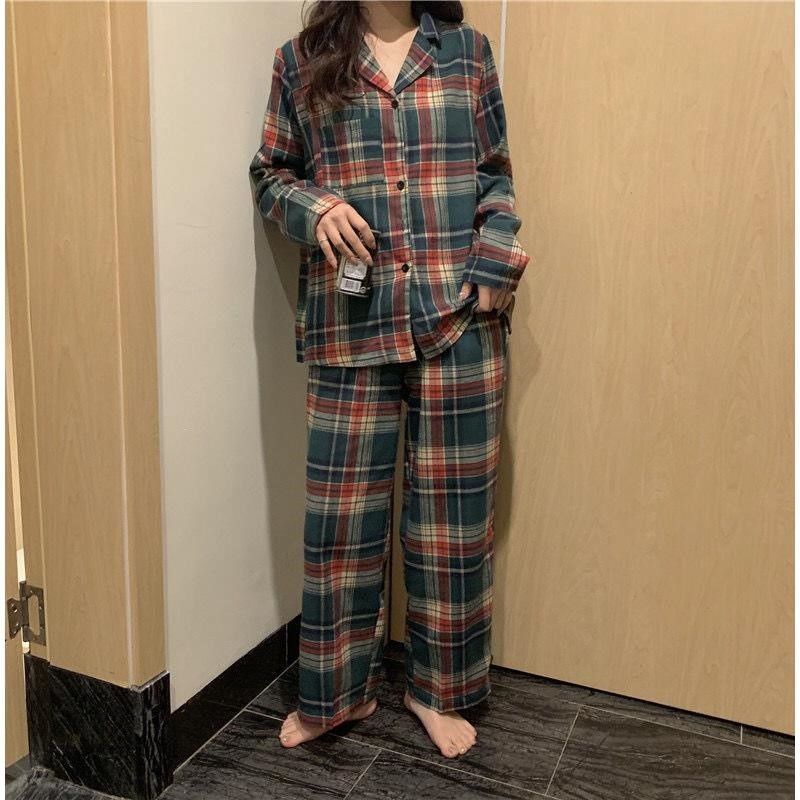 Bộ đồ ngủ dài tay dáng rộng họa tiết kẻ sọc màu đỏ + xanh lá độc đáo phong cách Hàn Quốc thời trang xuân thu cho nữ