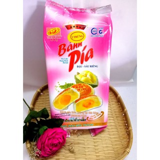 Combo 4 cây bánh pía sầu riêng 4 sao, 2 trứng Tân Huê Viên