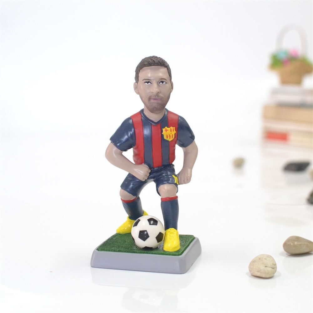 Mô hình cầu thủ bóng đá Ronaldo Messi bằng nhựa Resin trang trí bàn làm việc