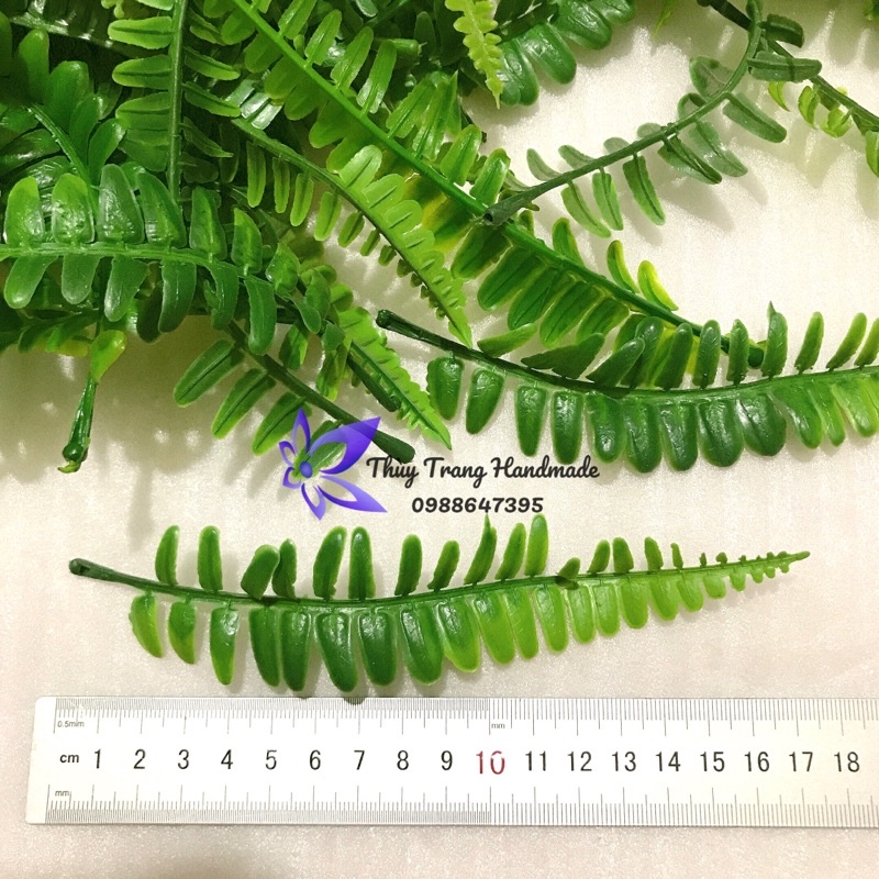 1 LÁ DƯƠNG XỈ nhựa cắm trang trí cho bình hoa voan, hoa giả