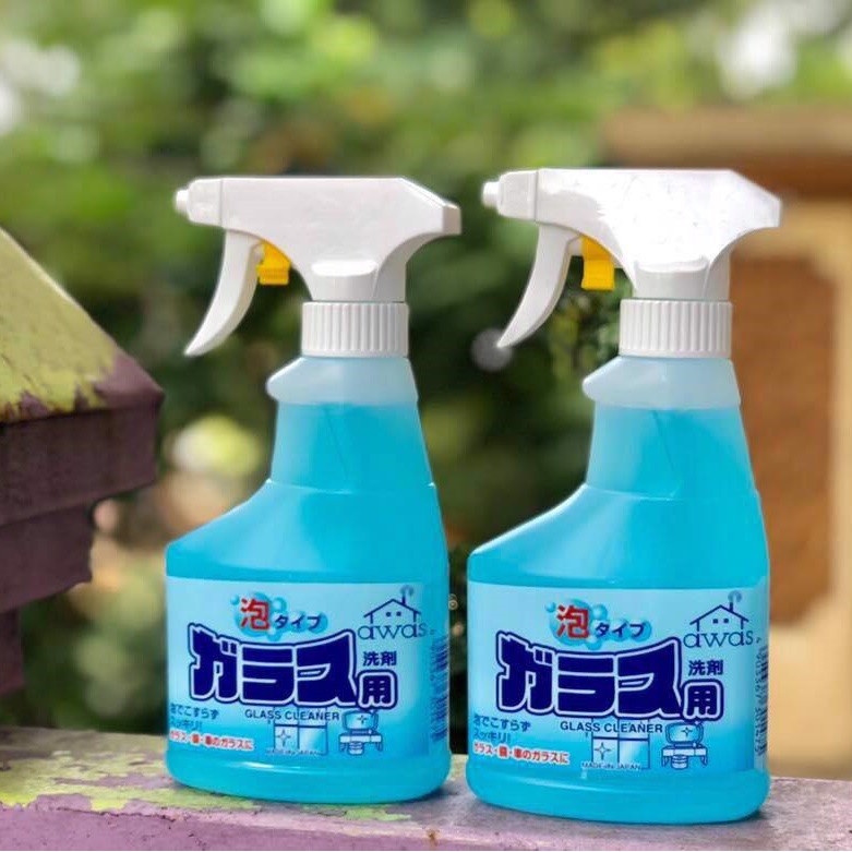 Chai xịt vệ sinh kính 300ml Rocket Nhật Bản