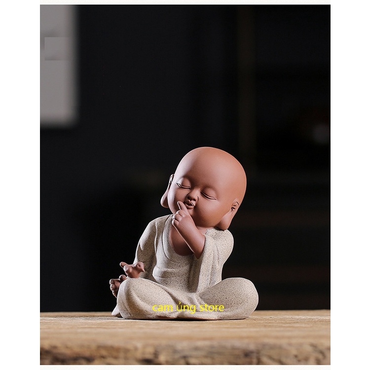 Tượng chú tiểu chơi chim gốm tử sa- Tượng gốm tử sa trang trí bàn trà phối lũa tiểu cảnh bonsai- tượng decor