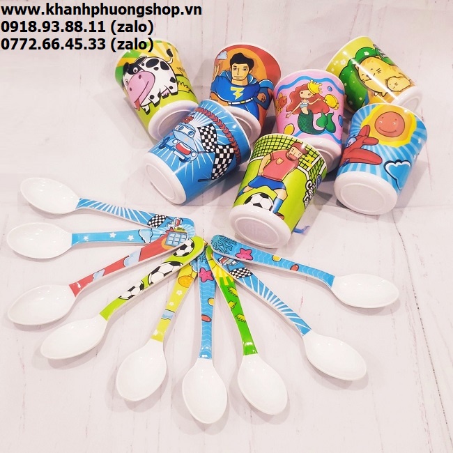 bộ ly muỗng nhựa cho bé uống nước - bộ ly muỗng nhựa cho bé